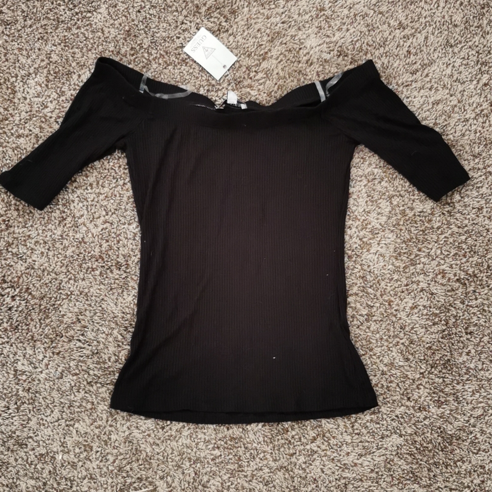 Guess brand new off shoulder shirt